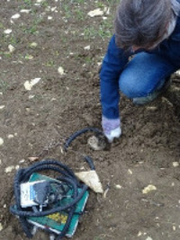 Burying a seismometer